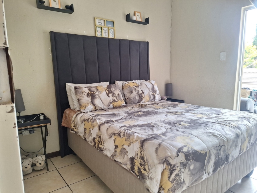 1 Bedroom Property for Sale in Potchefstroom North West
